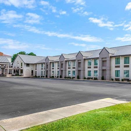 Comfort Inn Petersburg Near Fort Gregg-Adams Εξωτερικό φωτογραφία