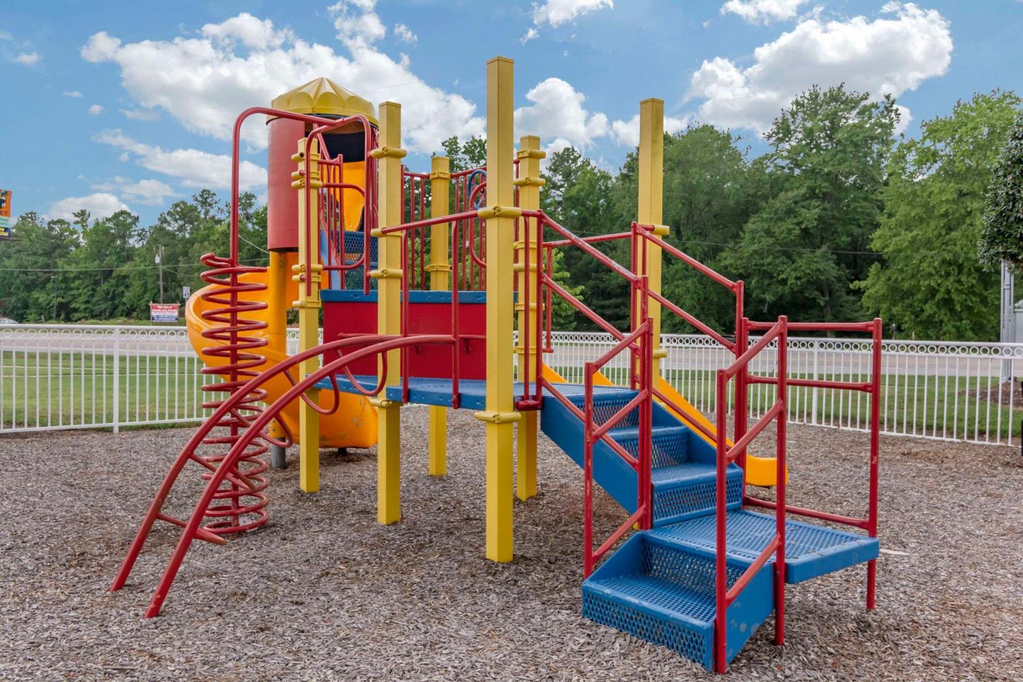 Comfort Inn Petersburg Near Fort Gregg-Adams Εξωτερικό φωτογραφία