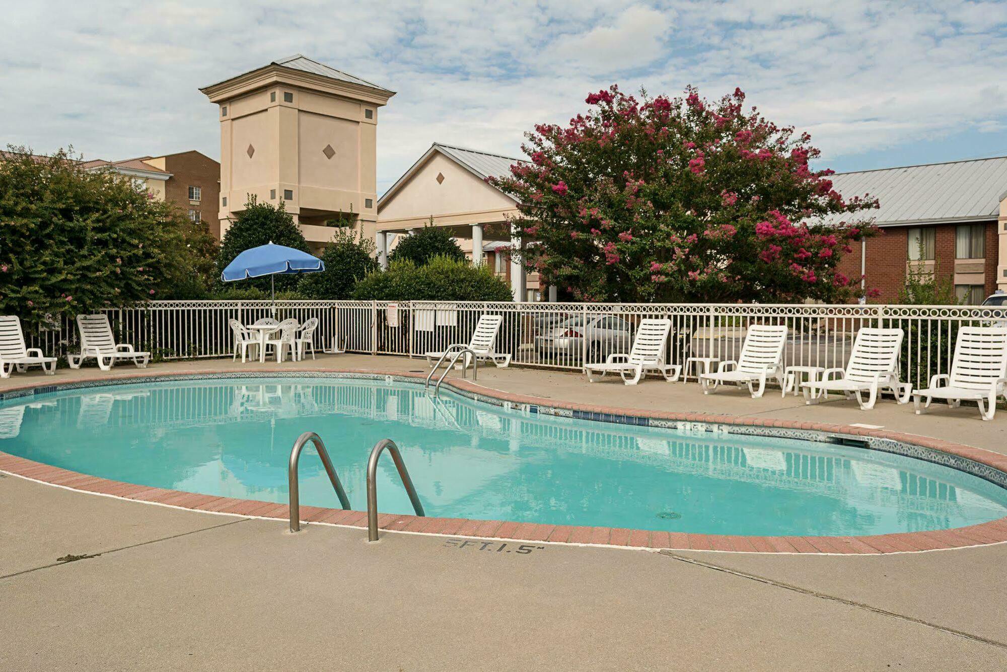 Comfort Inn Petersburg Near Fort Gregg-Adams Εξωτερικό φωτογραφία
