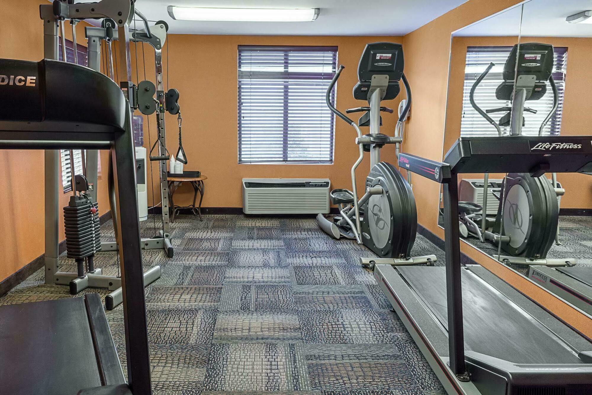 Comfort Inn Petersburg Near Fort Gregg-Adams Εξωτερικό φωτογραφία