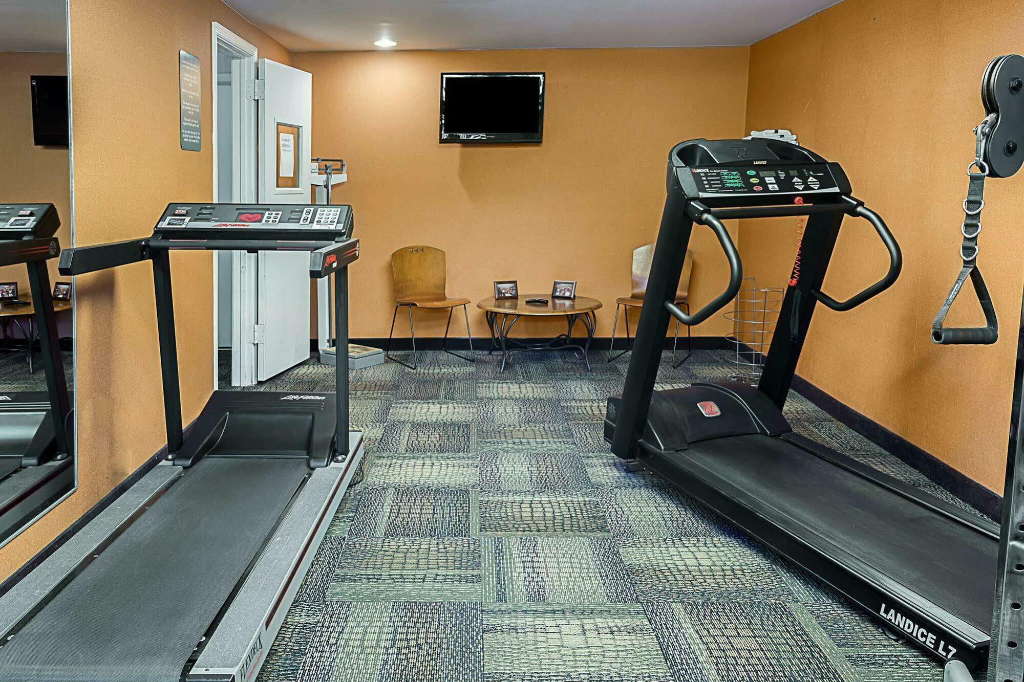 Comfort Inn Petersburg Near Fort Gregg-Adams Εξωτερικό φωτογραφία